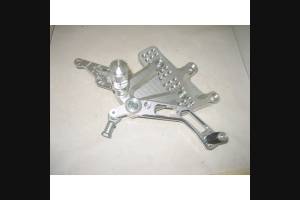 Fussrastenanlagen im Ergal Yamaha R3 2015 - 2018 - MXPPAE7285