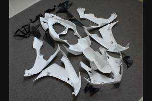 Complete and unpainted fairing in abs without front fender 