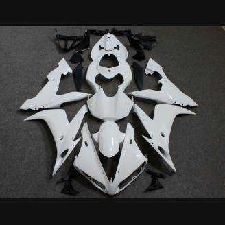 Complete and unpainted fairing in abs without front fender 