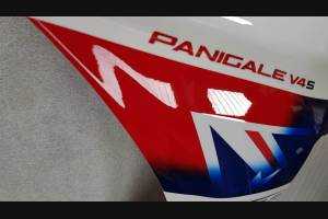 Complete and painted fairings in abs Ducati Panigale V4 for Akrapovic exhaust DUCV4BY