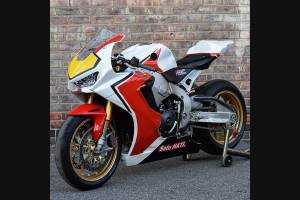 Complete and painted fairings HND10PESFR