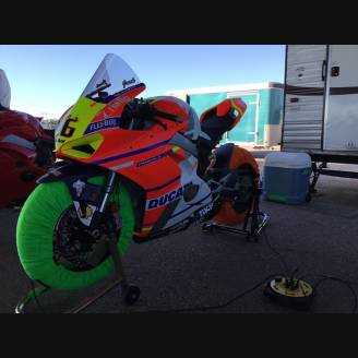 Complete and painted fairings with back seat Neoprene seat DUCV4MT18VS2