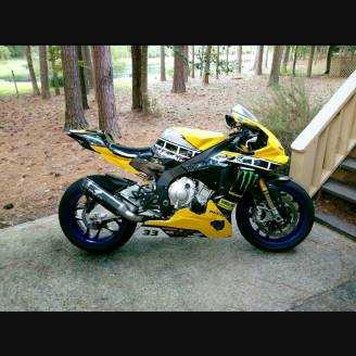 Lackierte Rennverkleidung Yamaha R1 2015 - 2019 Schnellverschlüsse frei -MXPCRV11794