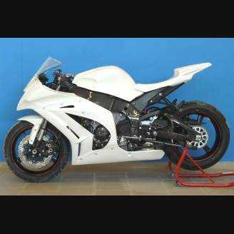 Paquete Motoxpricambi para el circuito : Carenado + tornilleria rapida + Screws