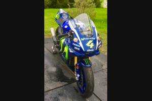 Complete and painted fairingsYAMR1MTG17