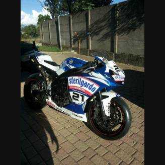 Verkleidungen Lackiert YAMR1 D STBL