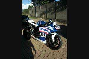 carenado barnizado YAMR1 D STBL