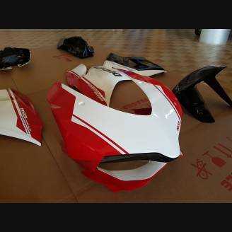 Verkleidungen Racing Ducati 959 1299 Panigale mit Kotflugel mit original Hoecker lackiert 90th anniversary