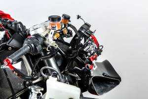 Renn Verkleidungshalter vorne