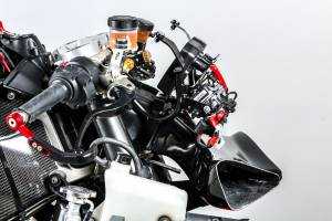 Renn Verkleidungshalter vorne