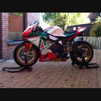 Carene verniciate SBK 2010 ALITALIA