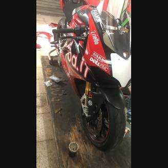 carenado ABS barnizado carrettera Ducati Panigale V4 para escape Akrapovic DUCV4 SB19