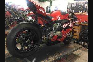 Complete and painted fairings in abs Ducati Panigale V4 for Akrapovic exhaust DUCV4 SB19