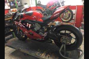 Carénages ABS peinture strett Ducati Panigale V4 pour Akrapovic Échappement DUCV4 SB19