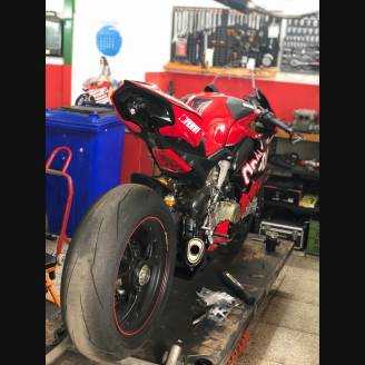 Complete and painted fairings in abs Ducati Panigale V4 for Akrapovic exhaust DUCV4 SB19