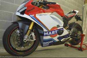 carenado ABS barnizado carrettera Ducati Panigale V4 para escape Akrapovic DUCV4 MRT