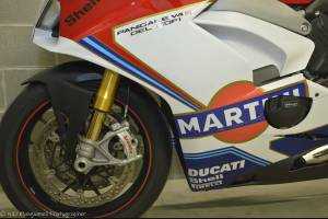 carenado ABS barnizado carrettera Ducati Panigale V4 para escape Akrapovic DUCV4 MRT