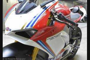 carenado ABS barnizado carrettera Ducati Panigale V4 para escape Akrapovic DUCV4 MRT