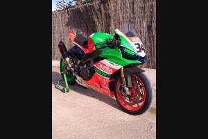 Complete and painted fairings APR15RFWBL