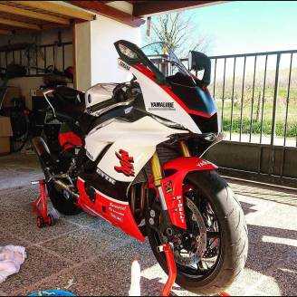 Carene in abs complete e verniciate YAM17 ANN3