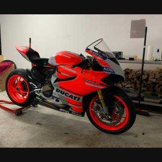 Complete and painted fairings with back seat original seat MT18 Fluo OPC