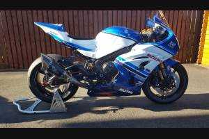 Motoxpricambi Race-Paket : Verkleidungen + Schnellverschluss + Screws SZ17MT16VS2