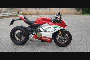 Complete and painted fairings in abs Ducati Panigale V4 for Akrapovic exhaust DUCV4 SP
