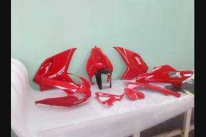 Painted street fairings in abs compatible with Ducati 848 1098 1198 + Free stickers