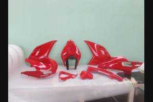 Painted street fairings in abs compatible with Ducati 848 1098 1198 + Free stickers
