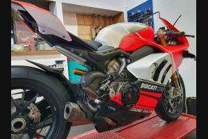 Carene stradali in abs verniciate compatibili con Ducati Panigale V4R per scarico Akrapovic - MXPCAV11937