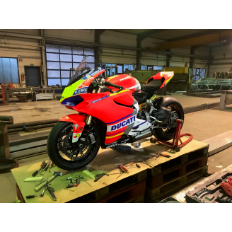 Complete and painted fairings with back seat original seat MT18Pers Fluo OPC