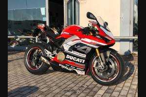 Carene stradali in abs verniciate compatibili con Ducati Panigale V4 V4S per scarico Akrapovic - MXPCAV11947