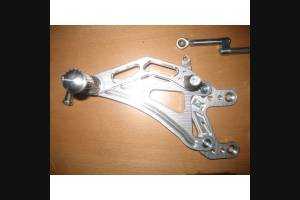 Fussrastenanlagen im Ergal Yamaha R1 2004 - 2006 - MXPPAE1726