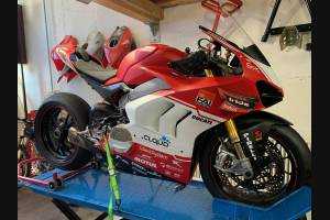 Painted Race Fairings Ducati Panigale V4 V4S with back seat Neoprene seat + screws, fasteners fluo - MXPCRV11781