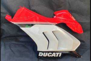 Carene stradali in abs verniciate per Ducati Panigale V4 V4S per scarico Akrapovic 2020 - 2021 - MXPCAV12786