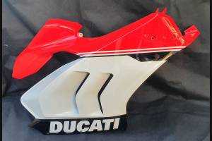 Carenados en abs pintados para la calle con Ducati Panigale V4 V4S para escape Akrapovic 2020 - 2021 - MXPCAV12786