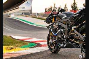 Lackierte Rennverkleidung Yamaha R1 2015 - 2019 + Schrauben, Schnellverschlüsse -MXPCRV12871