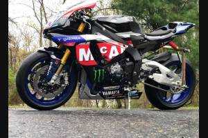 Carene Racing Verniciate Yamaha R1 2015 - 2019 + viti, ganci rapidi -MXPCRV12873