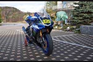 Lackierte Rennverkleidung Yamaha R1 2020 - 2021 + Schrauben, Schnellverschlüsse -MXPCRV12876