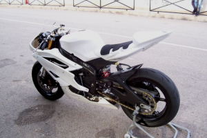 Paquete para el circuito Yamaha R6 2006 - 2007 : Carenado + tornilleria rapida + Screws - MXPCRD11598