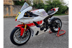 Lackierte Rennverkleidung Yamaha R1 2015 - 2019 + Schrauben, Schnellverschlüsse - MXPCRV14814