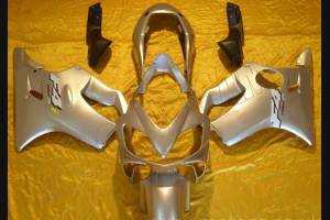 Carenage en abs pour la roue avec peinture compatible avec Honda CBR 600F 2001 - 2006 - MXPCAV3160