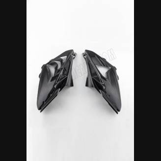 Carenage de Qualitè en fibre de carbone complet avec garde boue avant et coque arriere Pista Racing - MXPCCB3540