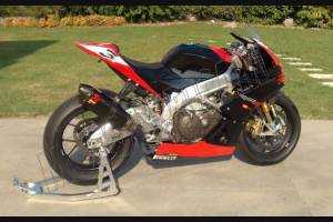 Lackierte Rennverkleidung Aprilia RSV4 2015 - 2020 - MXPCRV5928