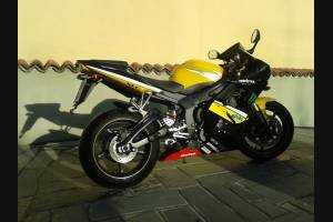 Carene stradali in abs verniciate compatibili con Yamaha R6 2005 - MXPCAV6883