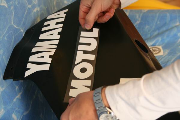 MONTAGGIO ADESIVI 20