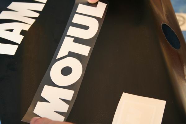 MONTAGGIO ADESIVI 21